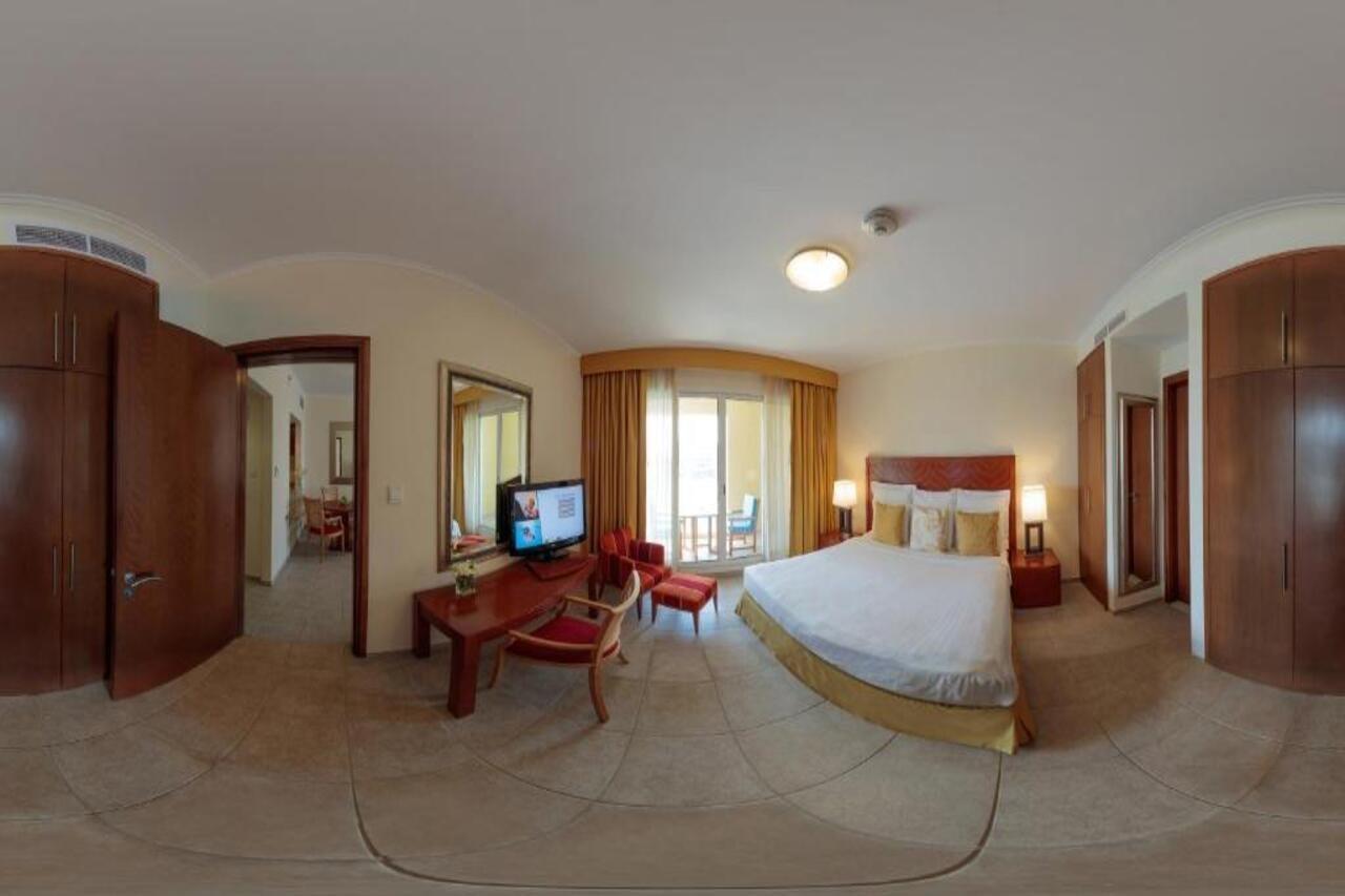 Millennium Lakeview Hotel Formerly Copthorne Lakeview Hotel Dubai Exterior photo
