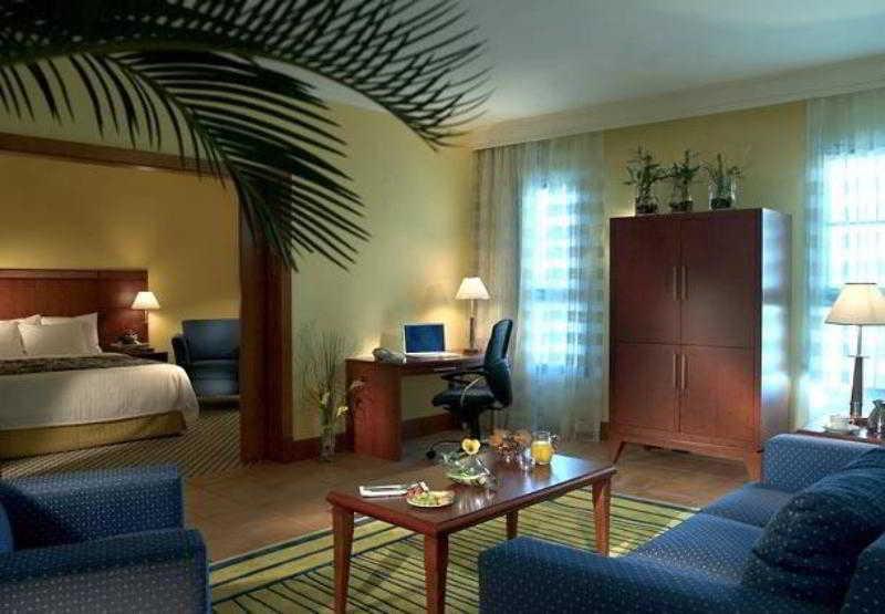 Millennium Lakeview Hotel Formerly Copthorne Lakeview Hotel Dubai Exterior photo