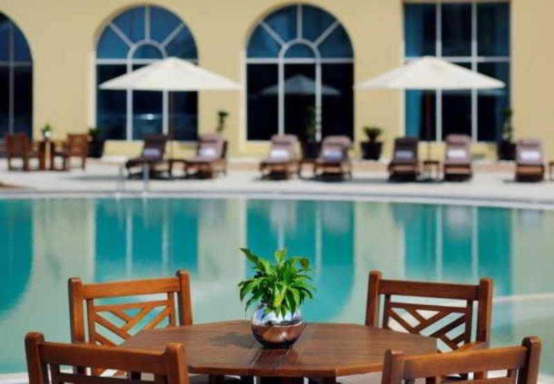 Millennium Lakeview Hotel Formerly Copthorne Lakeview Hotel Dubai Exterior photo