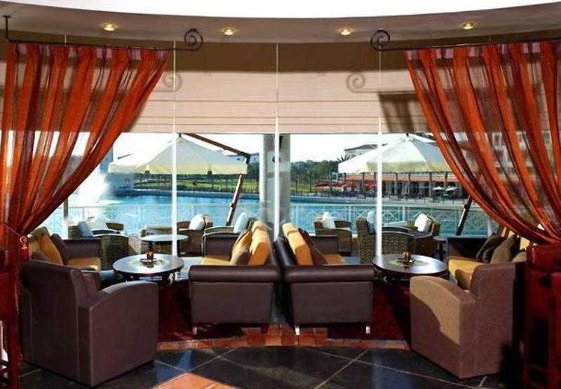 Millennium Lakeview Hotel Formerly Copthorne Lakeview Hotel Dubai Exterior photo