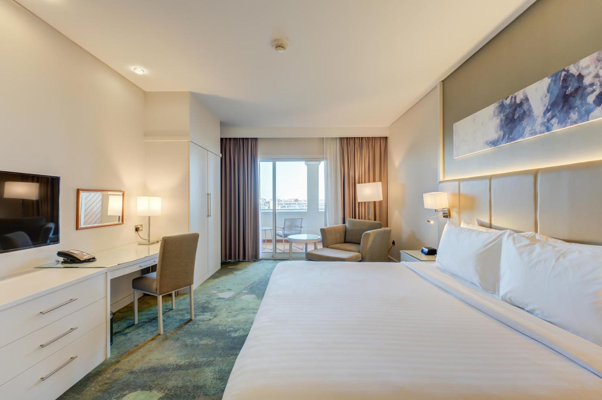 Millennium Lakeview Hotel Formerly Copthorne Lakeview Hotel Dubai Exterior photo