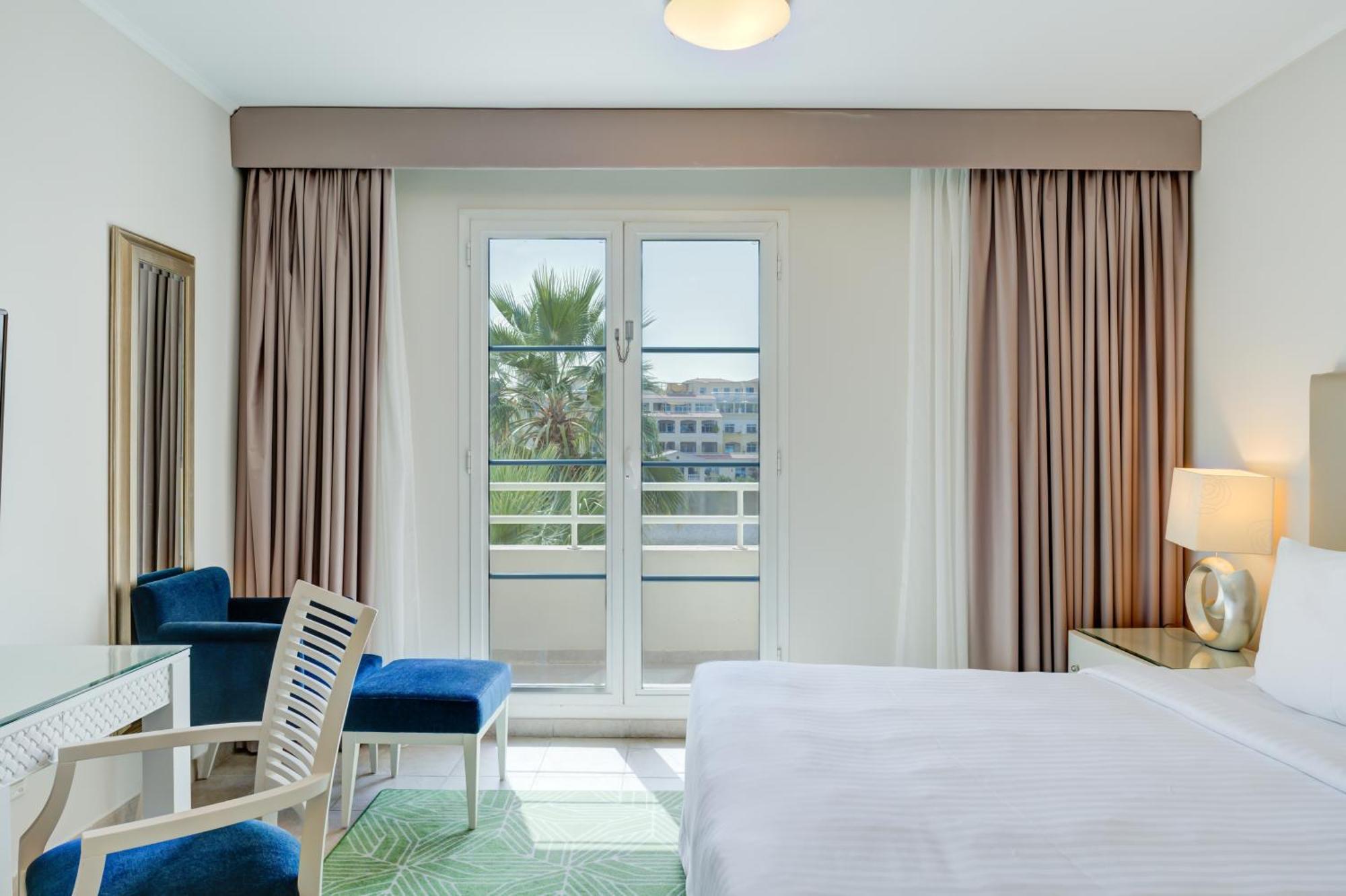 Millennium Lakeview Hotel Formerly Copthorne Lakeview Hotel Dubai Exterior photo